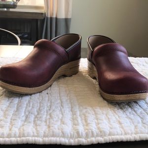 Dansko professional Clogs •sz 10• Euro 41